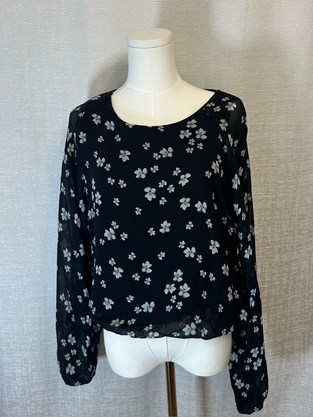 Karen Kane Black Long-Sleeve Floral Blouse